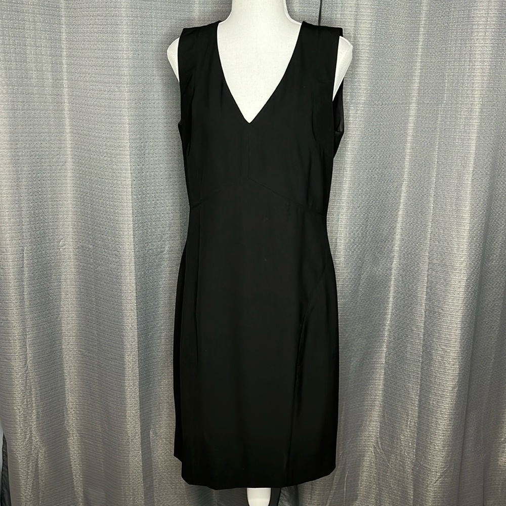ANN TAYLOR SIMPLE BLACK SLEEVELESS DRESS SIZE 8